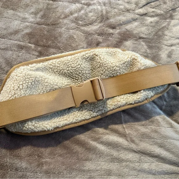 Time and Tru Fleece Lined Fanny Pack Tan/ Beige - Picture 4 of 4